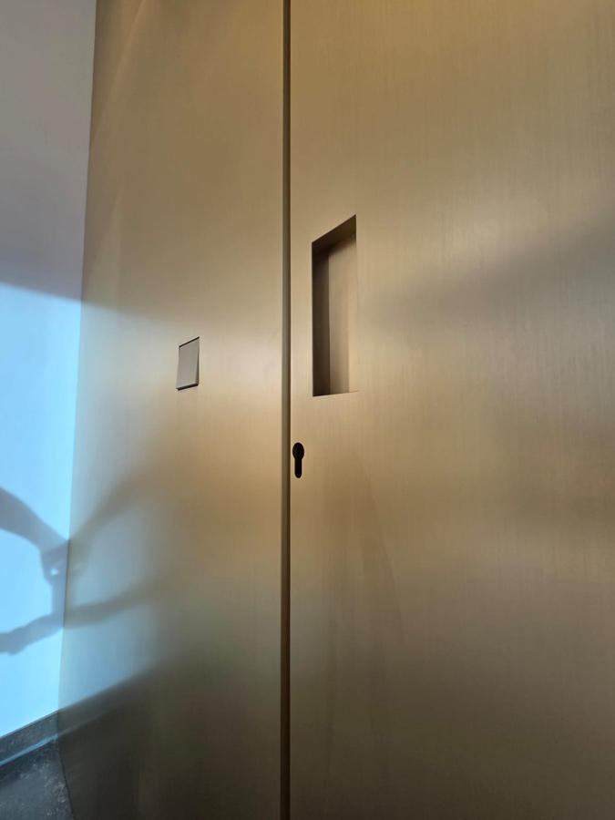 Panikraum mit versenktem Türöffner